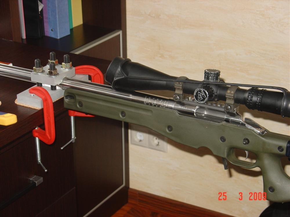 винтовка в струбцине.jpg